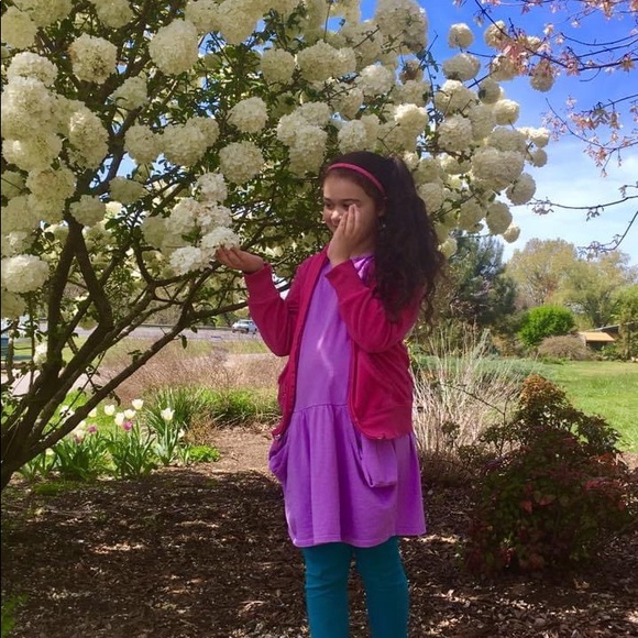 Meet your Posher, April - Picture 4 of 10